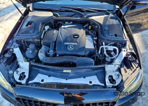 2017 Mercedes-Benz E 300 4Matic z USA, uszkodzony, nr VIN WDDZF4KBXHA080771